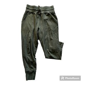 Zella XS Activewear Cropped Green Joggers